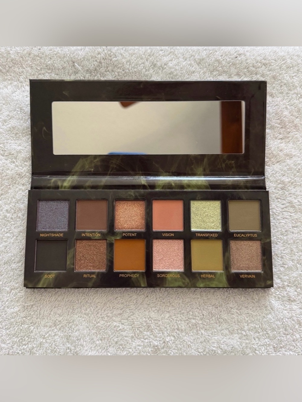 Unearthly Cosmetics Sorcerer Smoke palette BNIB.